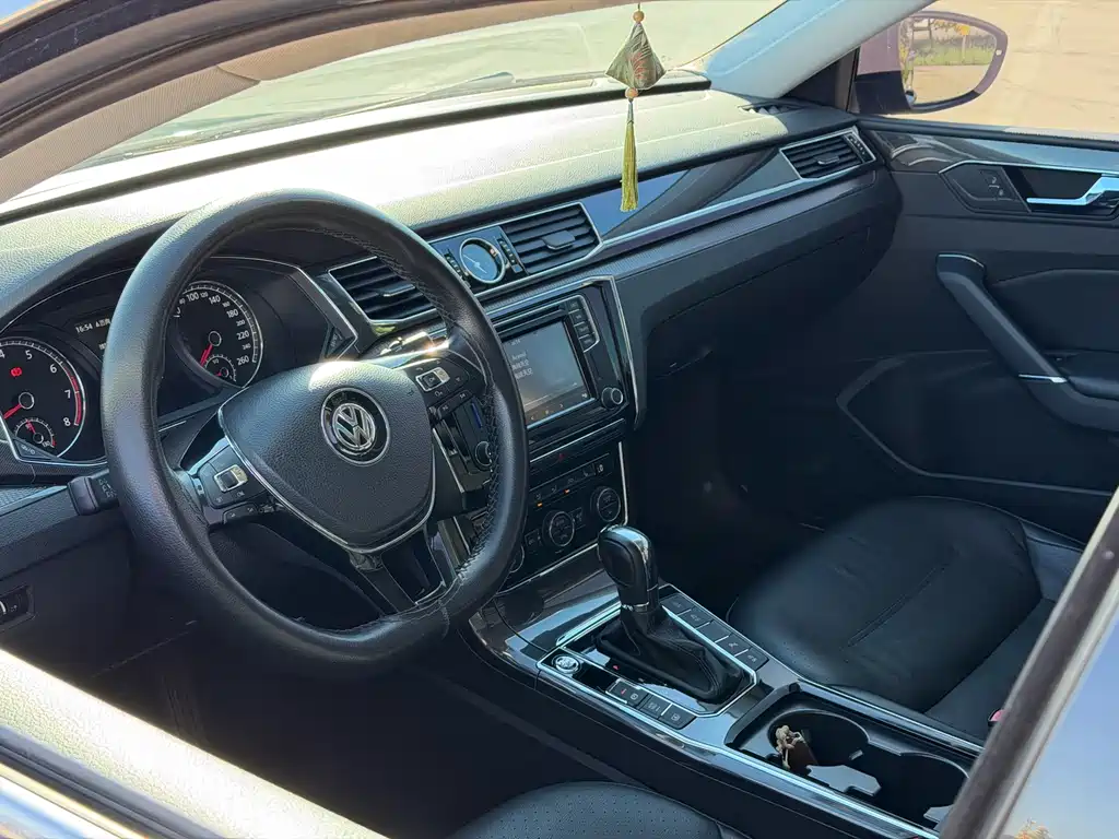 Volkswagen Passat — миниатюра 6