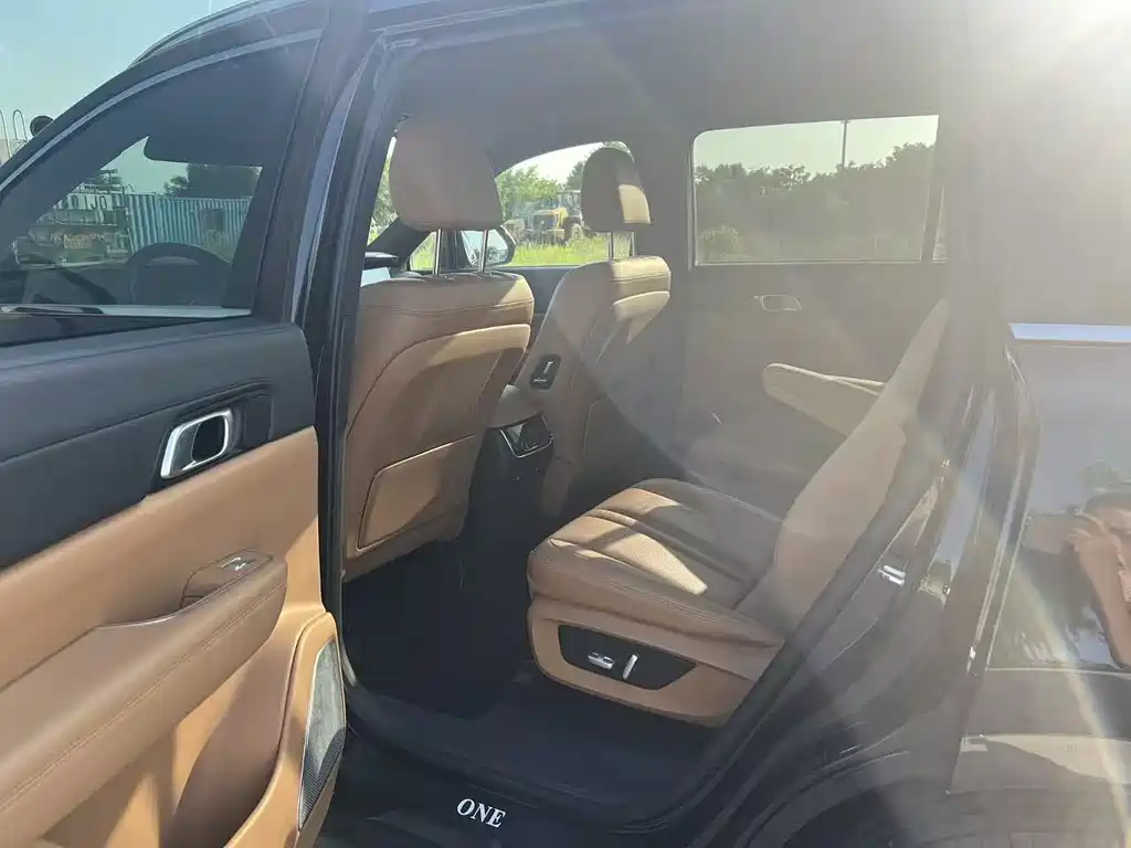 Li Auto ONE 2020 7 мест