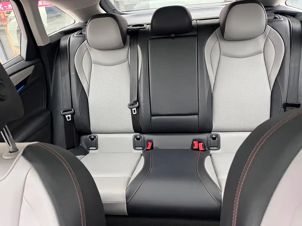 VOLKSWAGEN ID.7 VIZZION