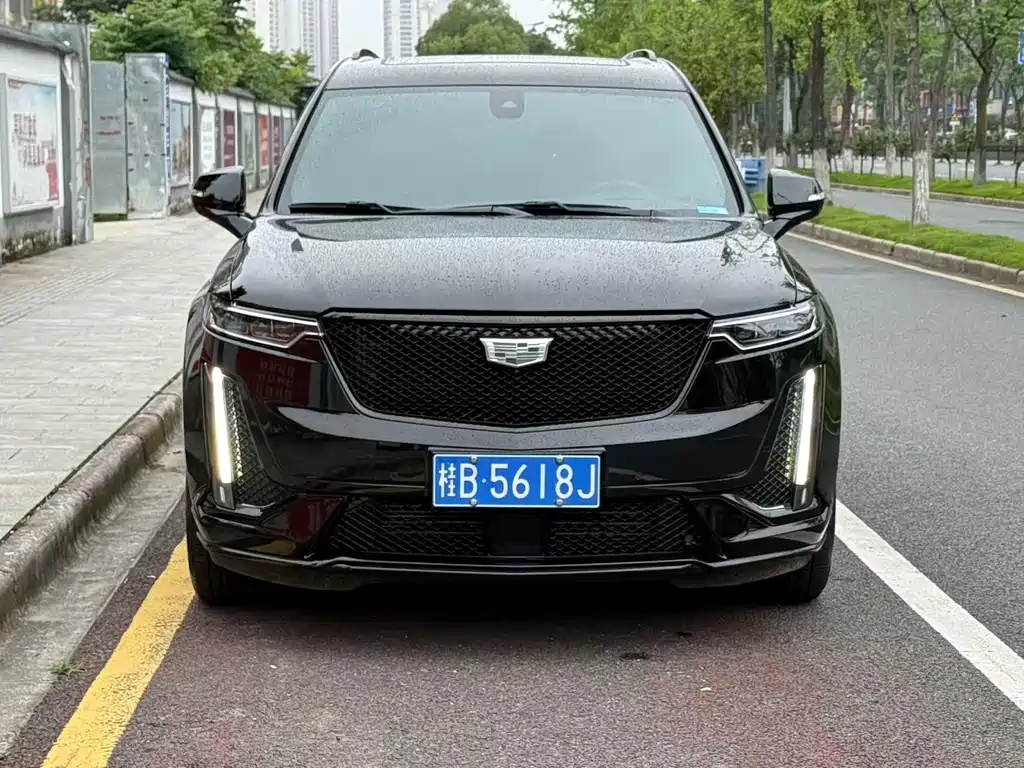 Cadillac XT6 2025 2.0T мест Executive