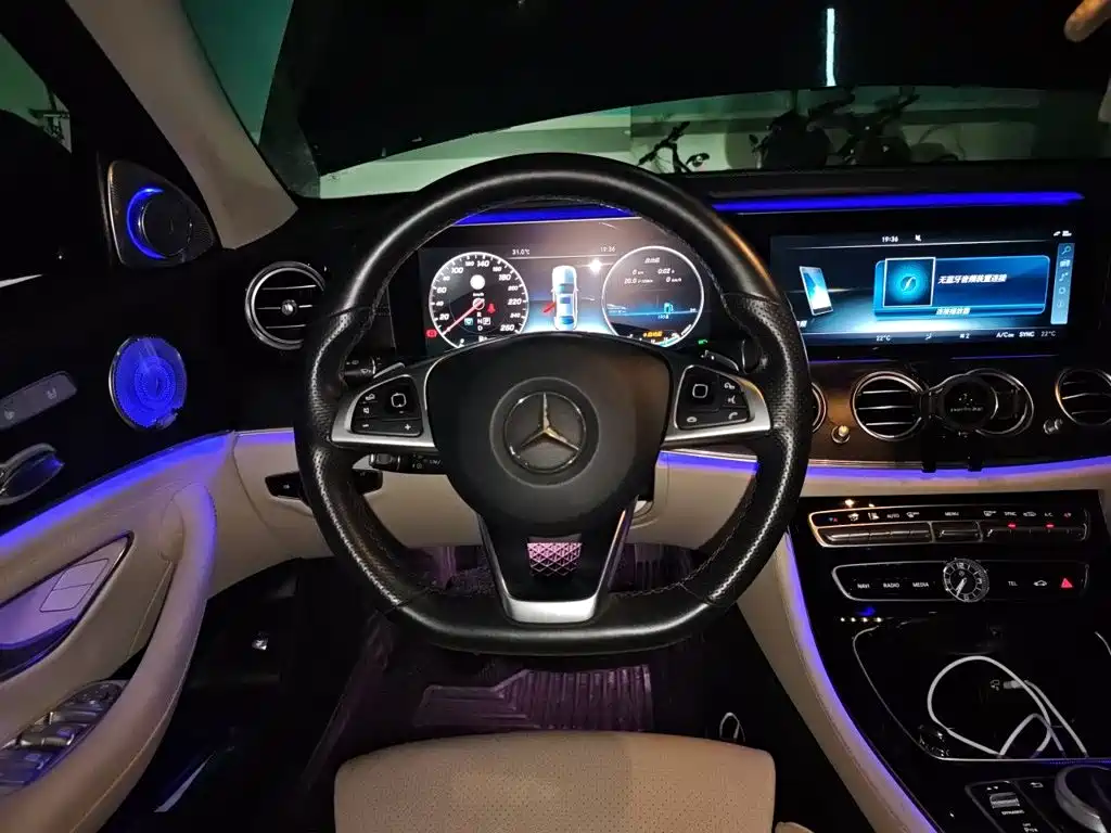 Mercedes-Benz E-Class — миниатюра 11