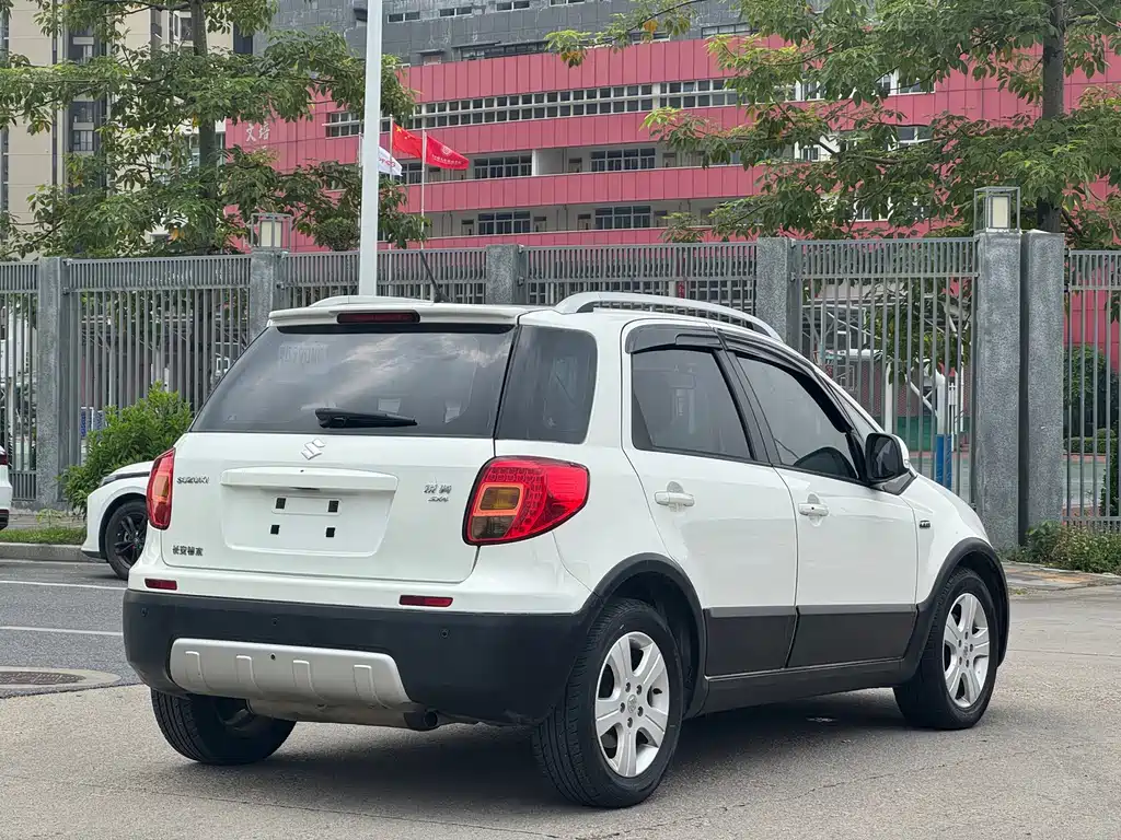 Suzuki SX4 — миниатюра 5