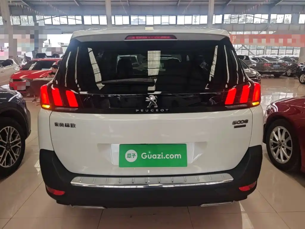 Peugeot 5008 — миниатюра 4