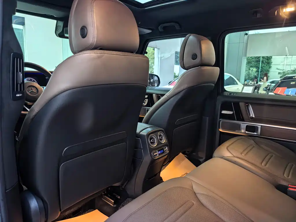Mercedes-Benz G-Class — миниатюра 12