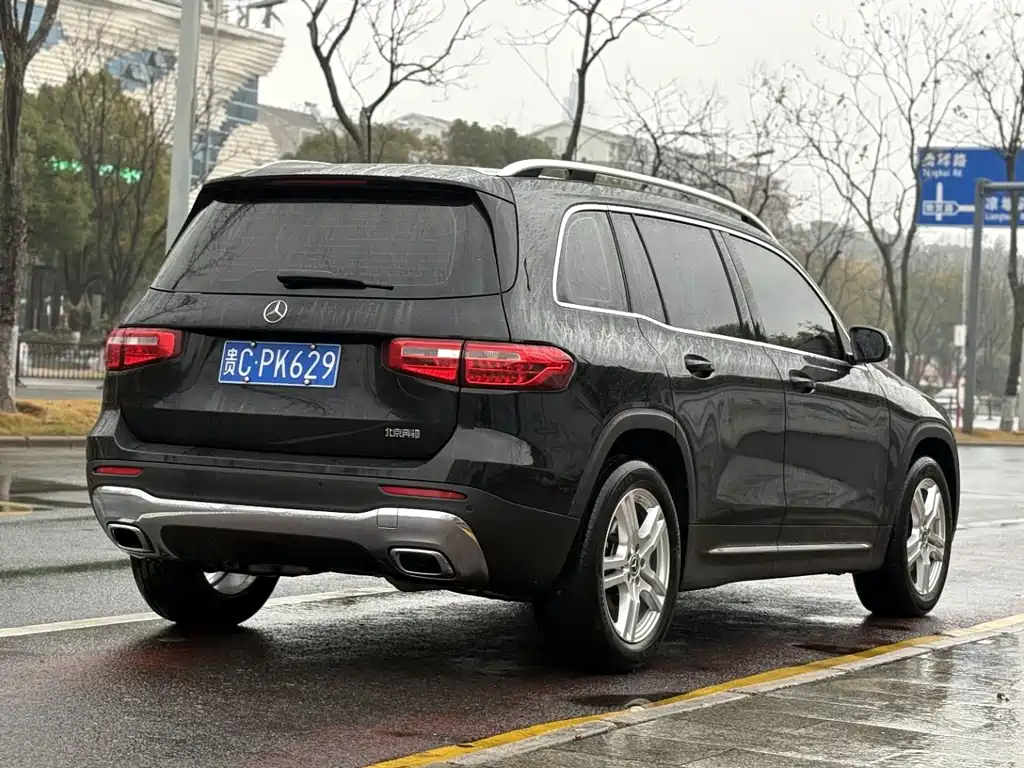MERCEDES-BENZ GLB