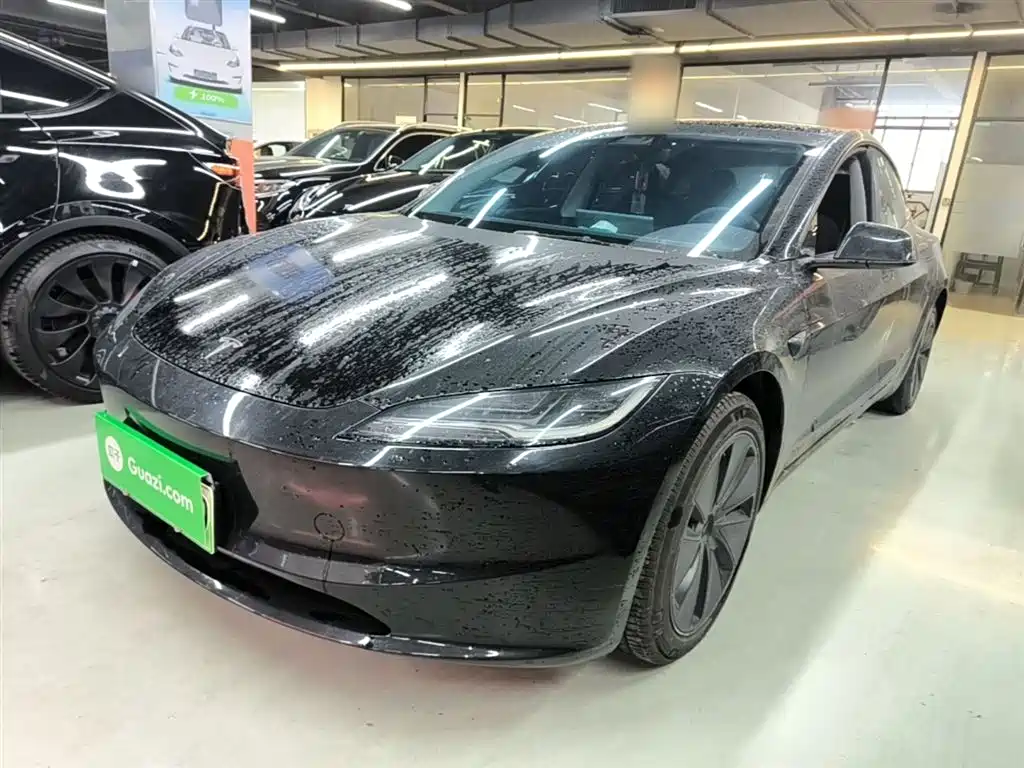 Tesla Model 3 2024