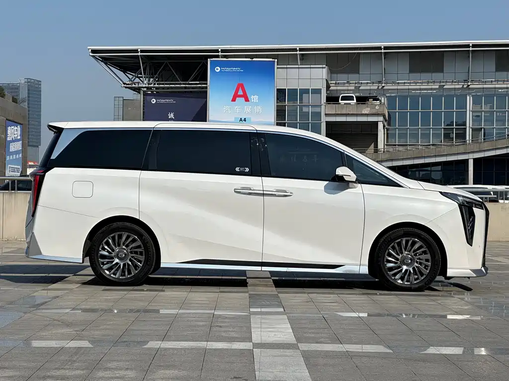 GAC TRUMPCHI M8