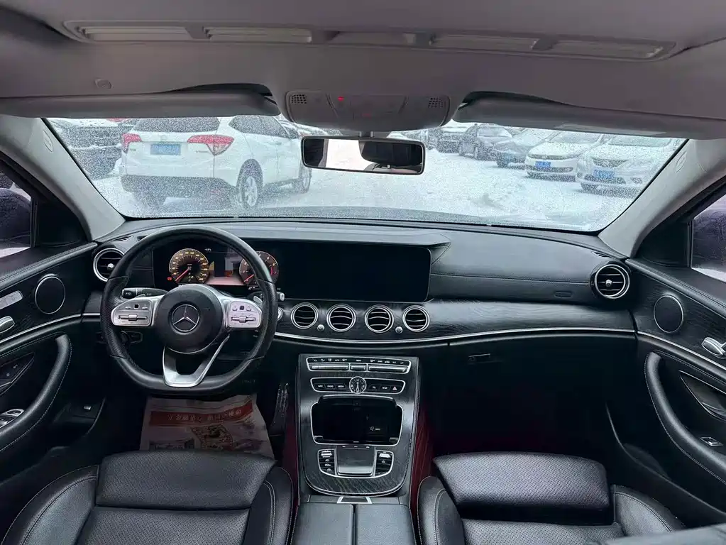 MERCEDES-BENZ E CLASS