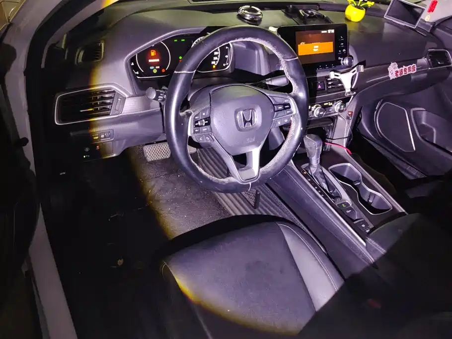 Honda Accord — миниатюра 12