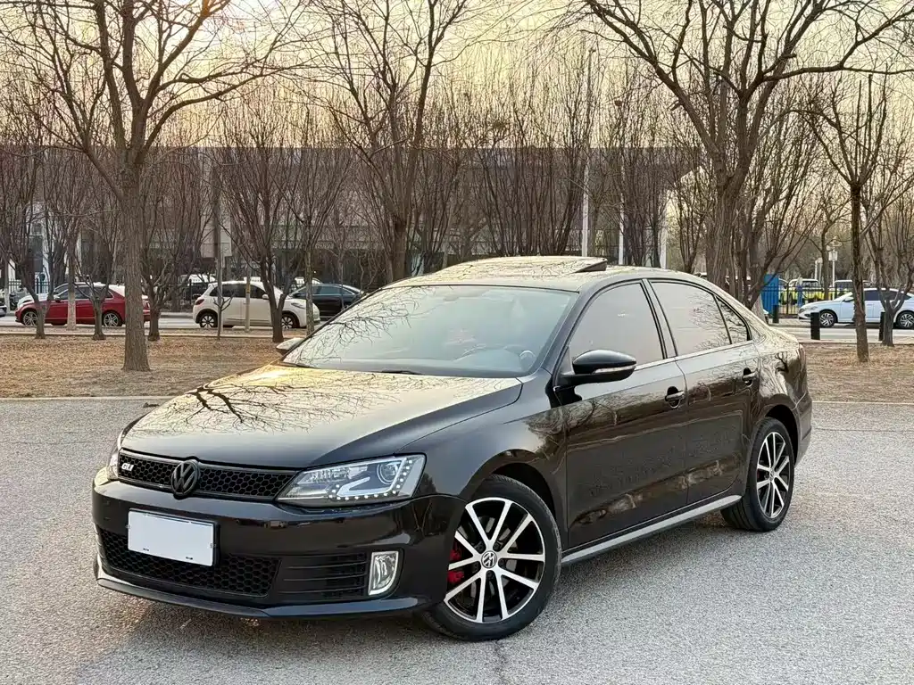 Volkswagen Sagitar 2014