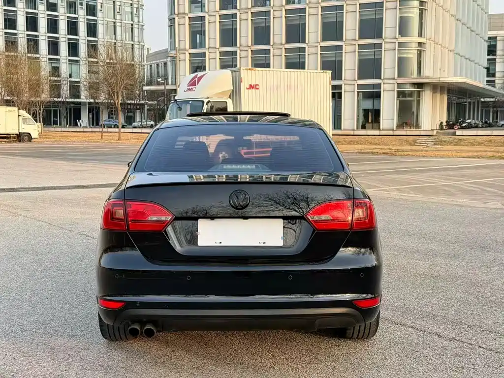 Volkswagen Sagitar 2013 2.0TSI GLI