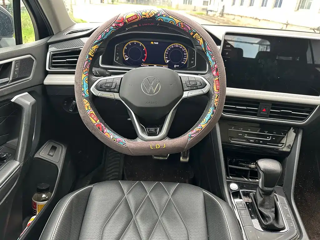 Volkswagen Tiguan L — миниатюра 10