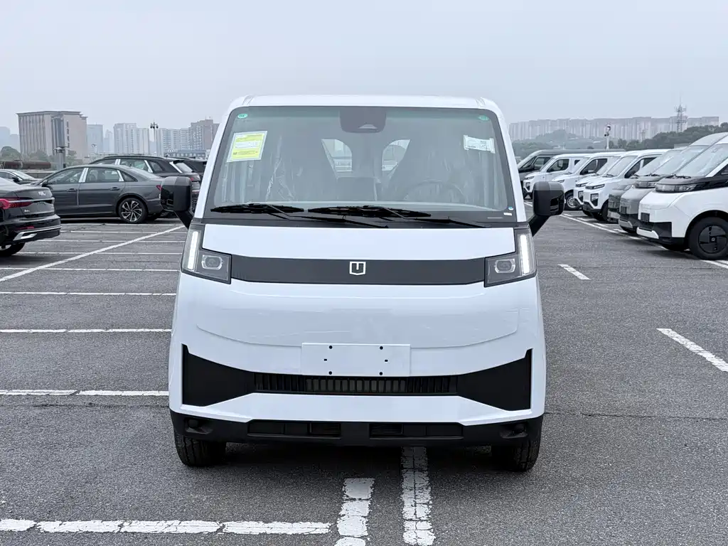 Farizon V 2025 V8E - 350km