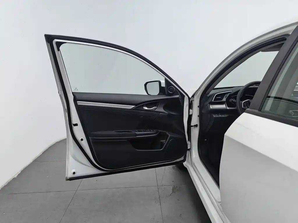 Honda Civic — миниатюра 8