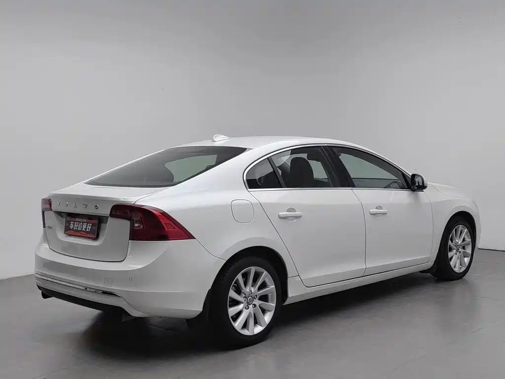 Volvo S60 — миниатюра 2