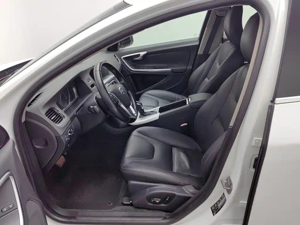 Volvo S60 — миниатюра 10