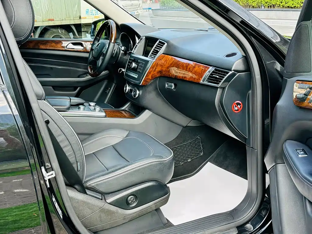 Mercedes-Benz M-Class — миниатюра 25