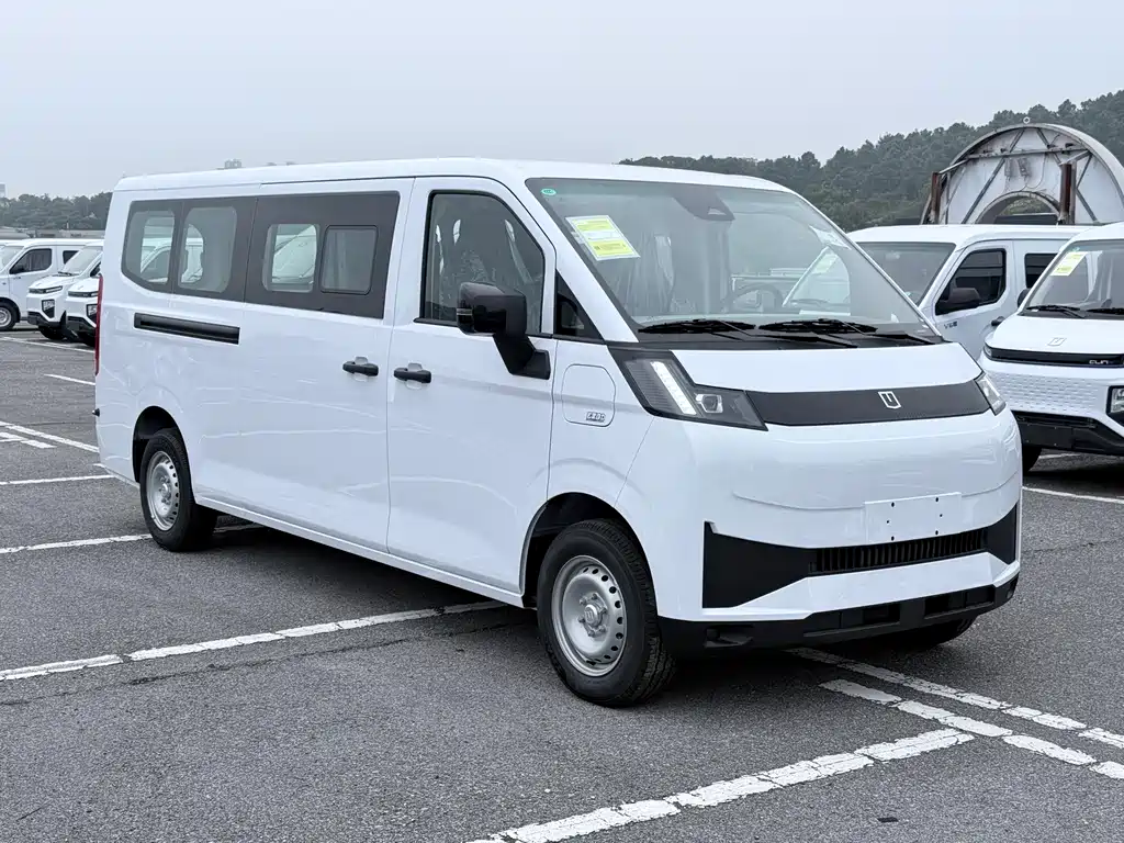 Farizon V 2025 V8E - 350km