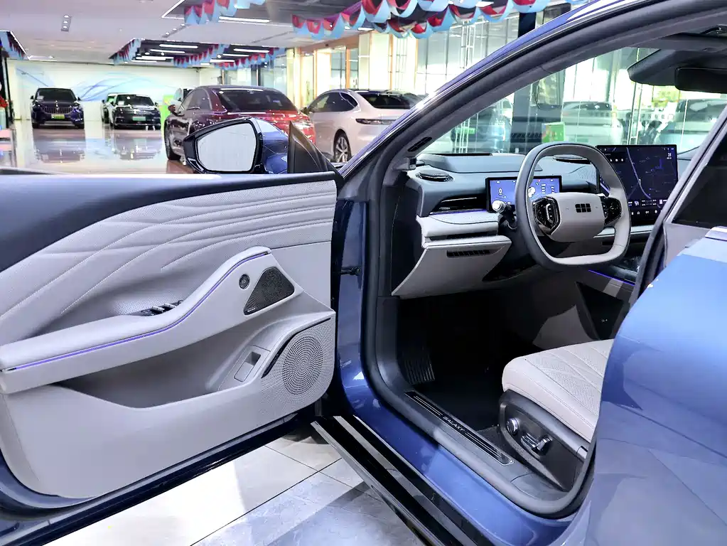 Geely Galaxy Galaxy 8 8 2025 130km EM-i Flagship