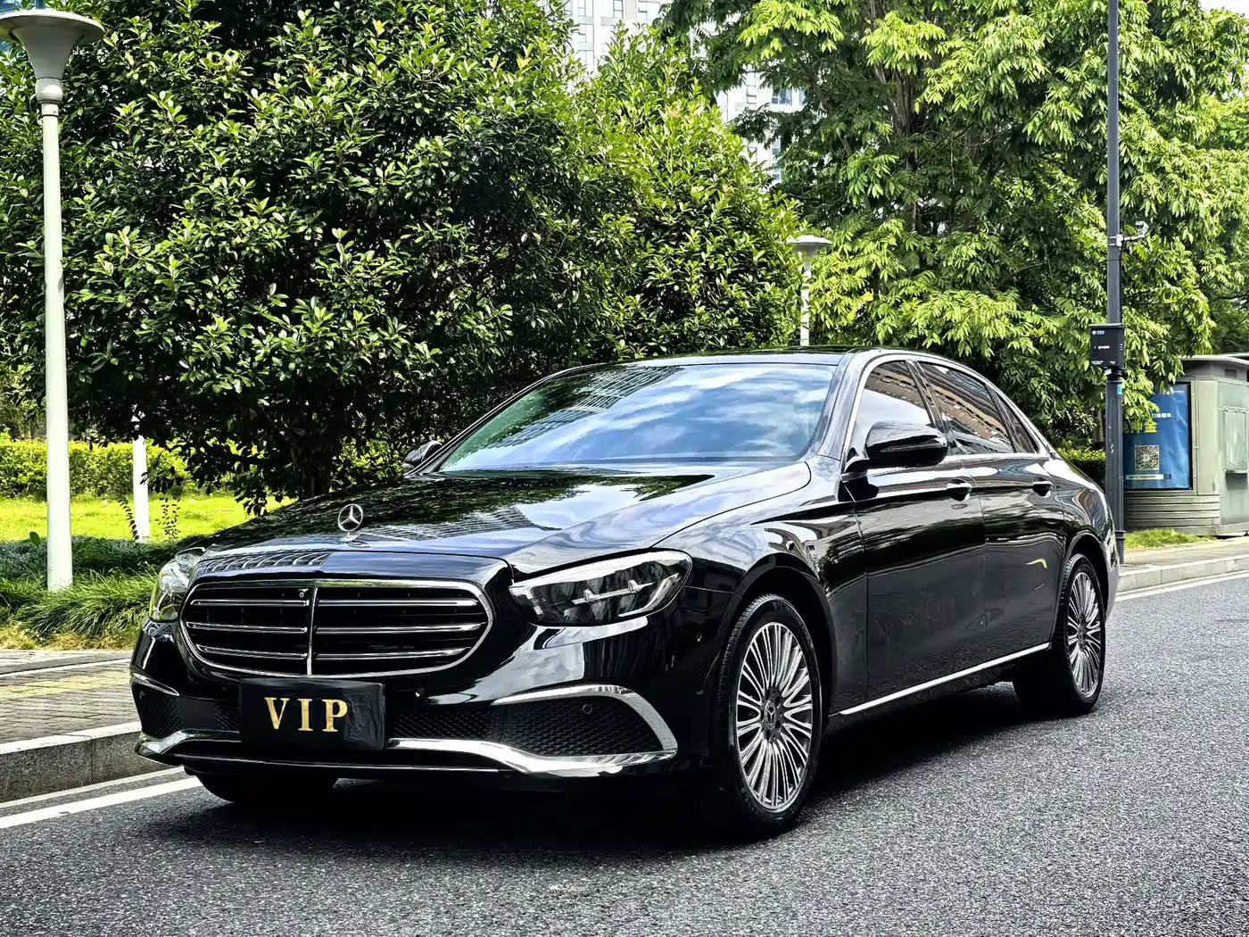 奔驰E级 2023款 E 300 L 豪华型 2023