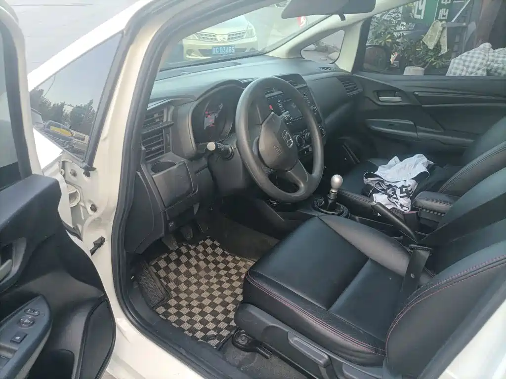 Honda Fit — миниатюра 15