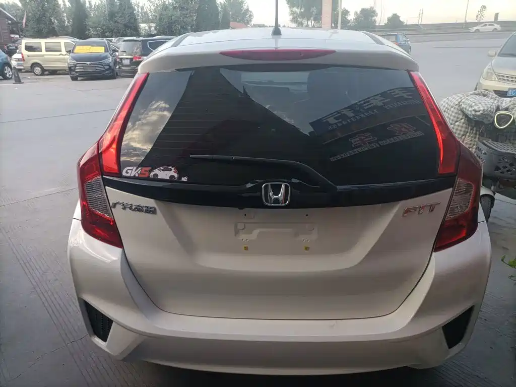 Honda Fit — миниатюра 6