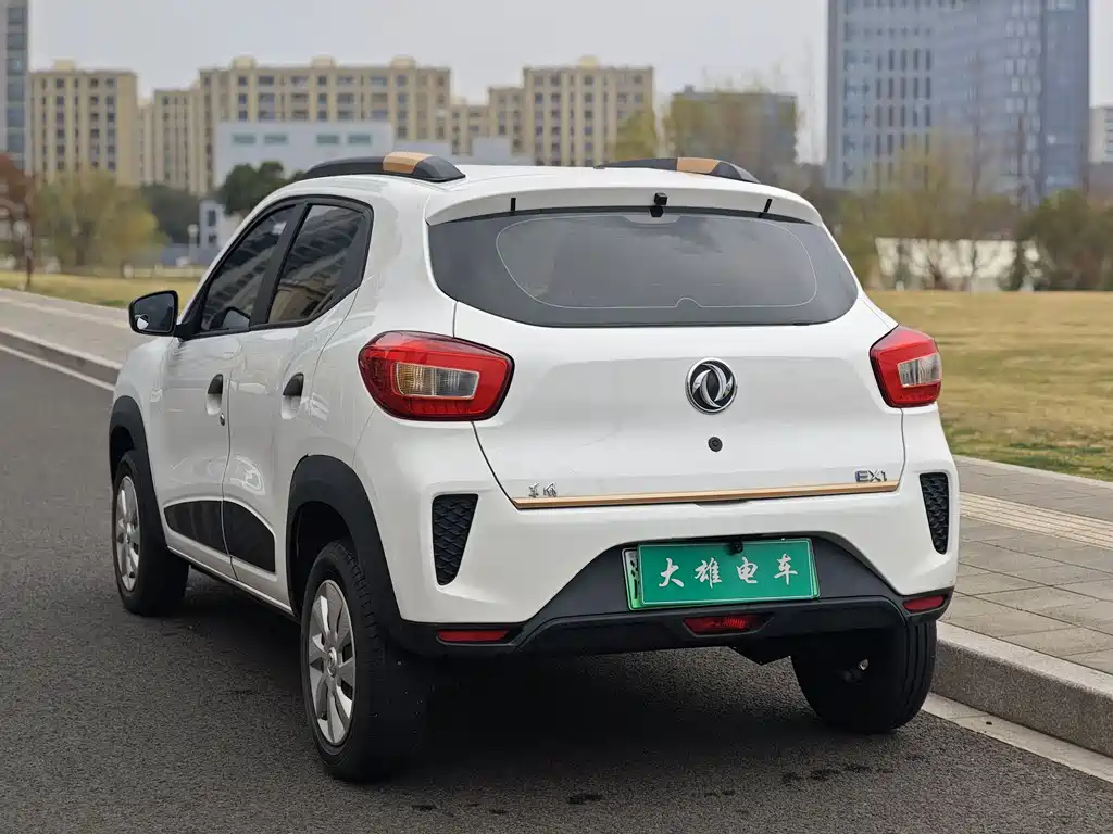 DONGFENG EX1