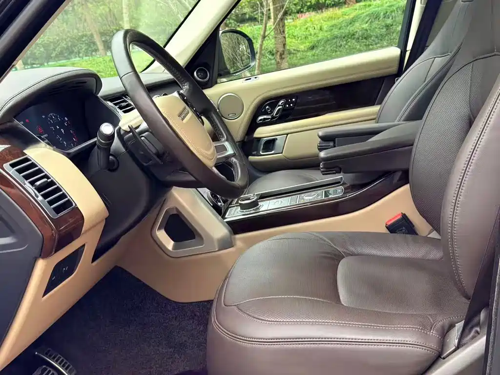 Land Rover Range Rover 2022 3.0 L6 360PS