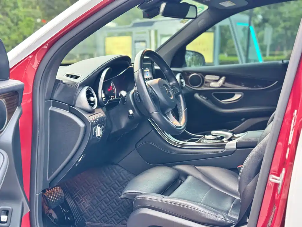 Mercedes-Benz GLC 2019 GLC 260 4MATIC Luxury