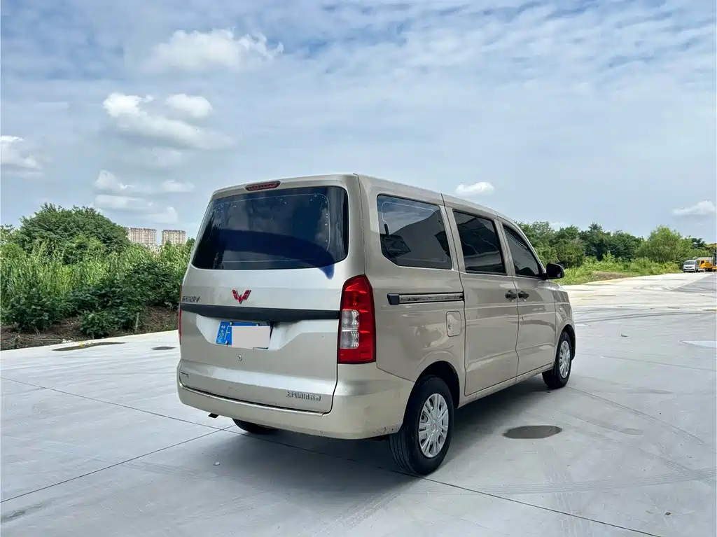 Wuling Hongguang V — миниатюра 4