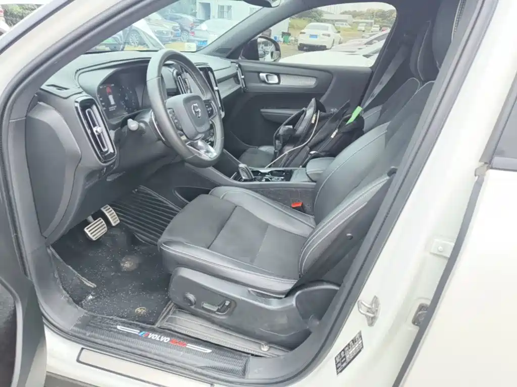 Volvo XC40 — миниатюра 15