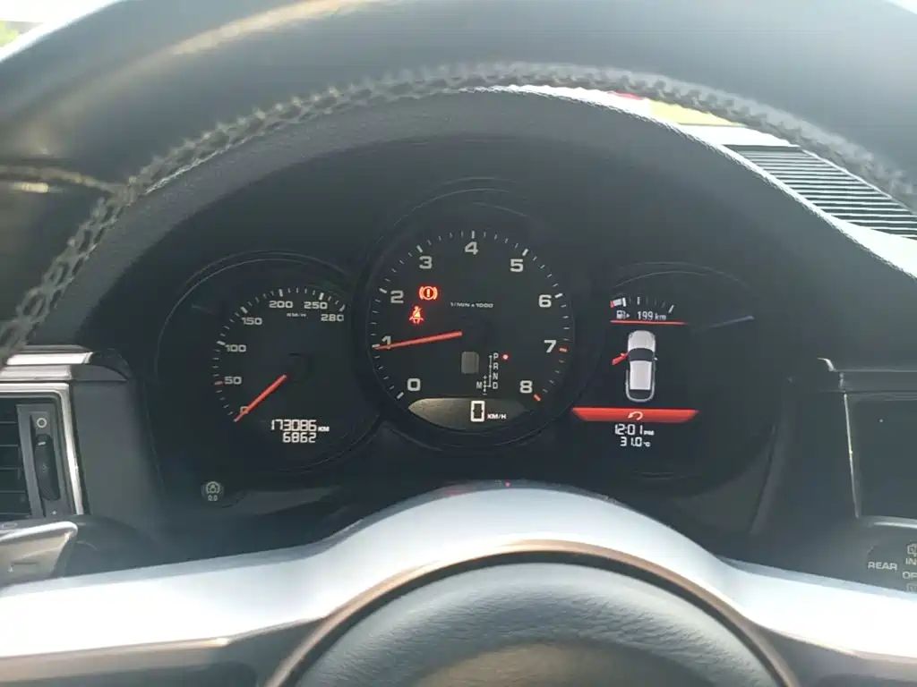Porsche Macan — миниатюра 12