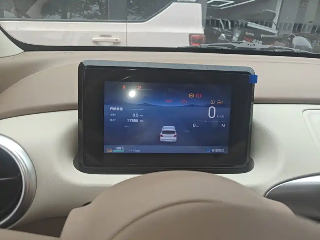 Wuling MINIEV — миниатюра 12