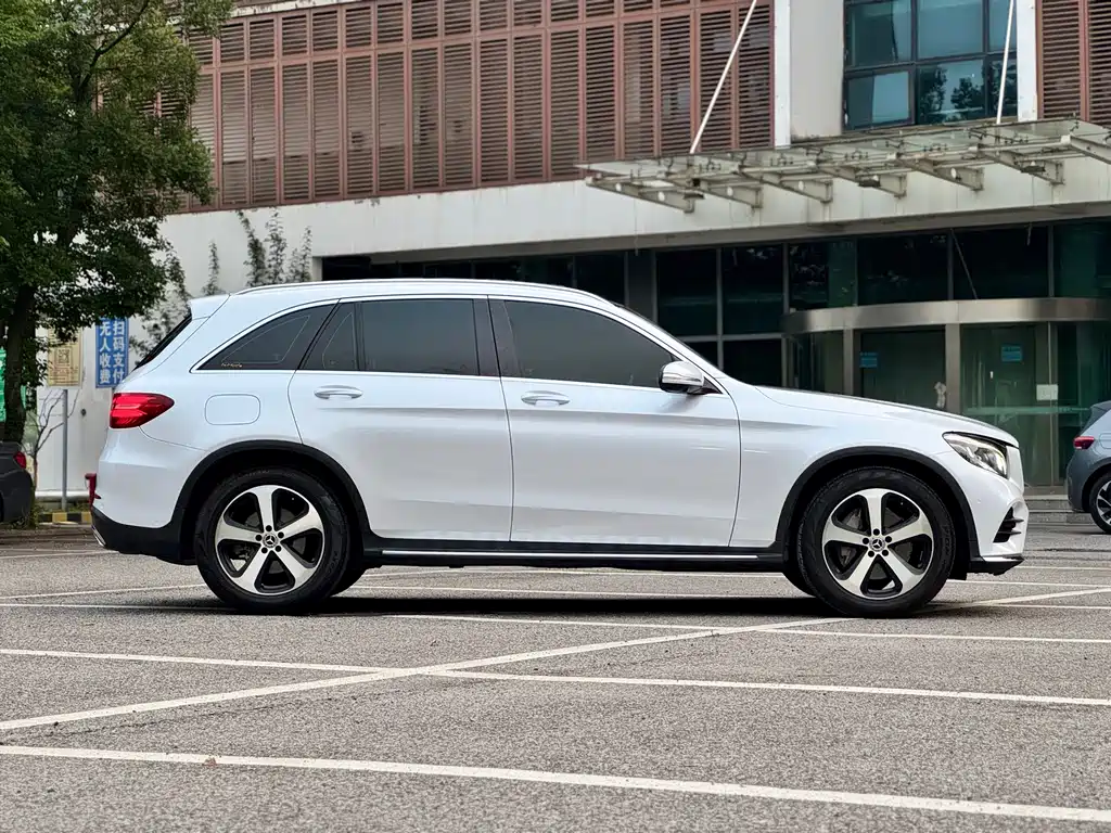 Mercedes-Benz GLC 2019 GLC 260 4MATIC Luxury