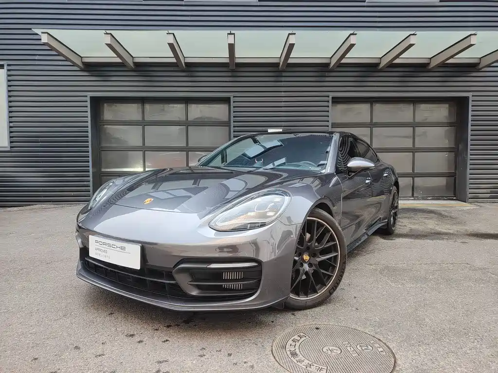 Porsche Panamera 2023