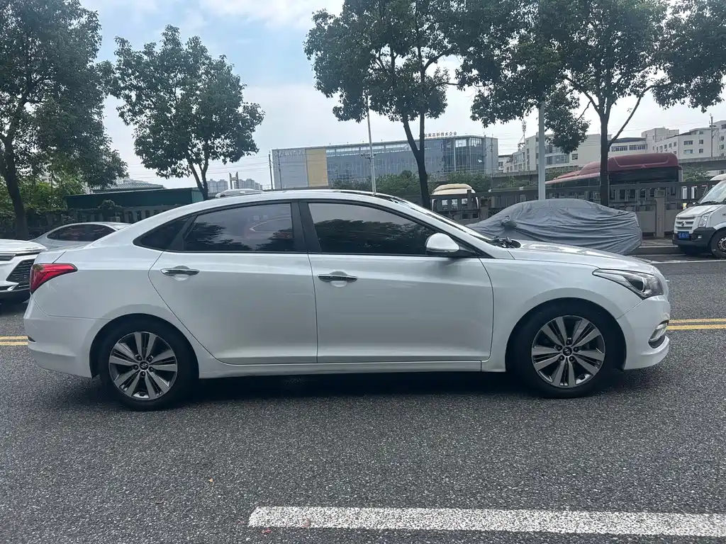 Hyundai Mistra — миниатюра 4