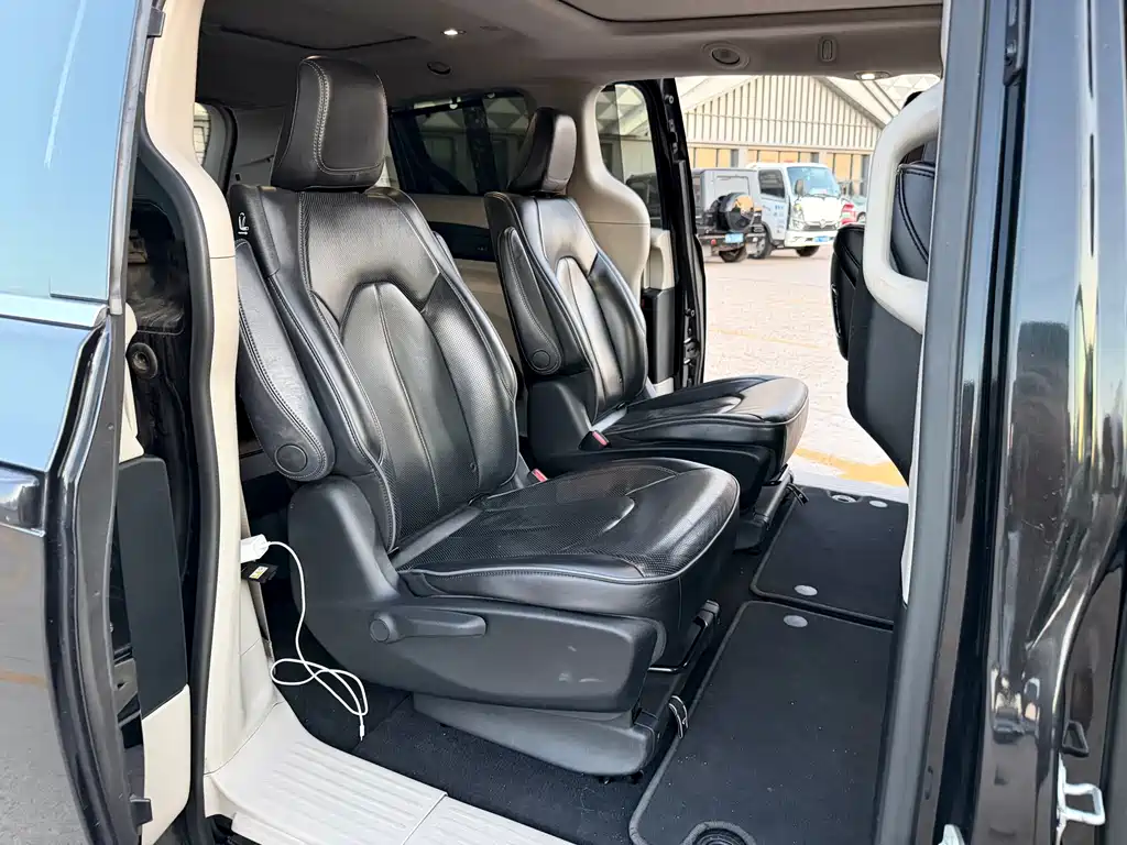 Chrysler Grand Voyager 2017 3.6L Premium