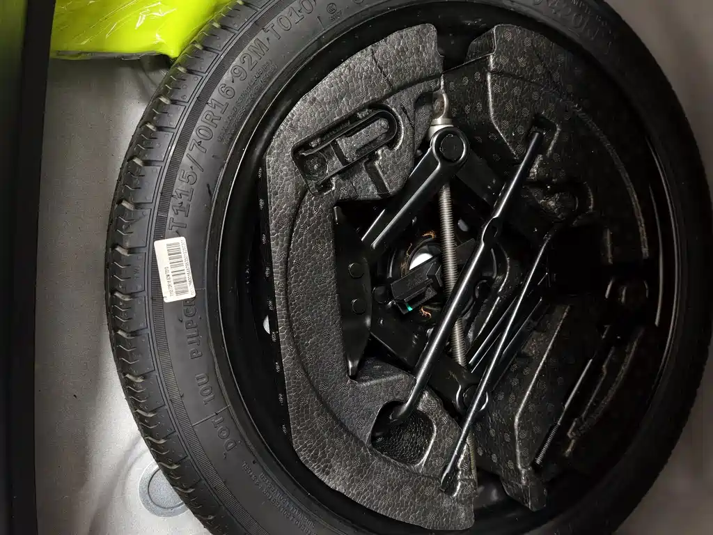 Geely Emgrand — миниатюра 15