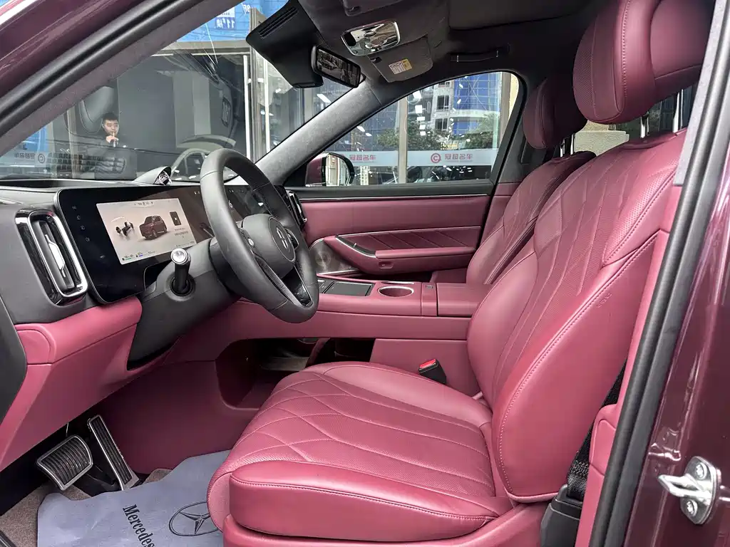 AITO ASK THE WORLD M8