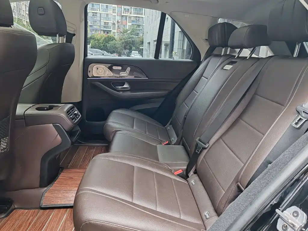 Mercedes-Benz GLE (Import) — миниатюра 11