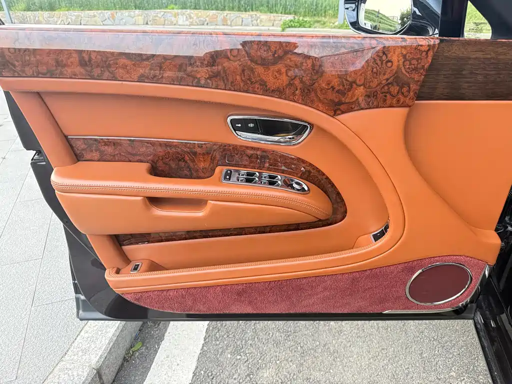 Bentley Mulsanne — миниатюра 16
