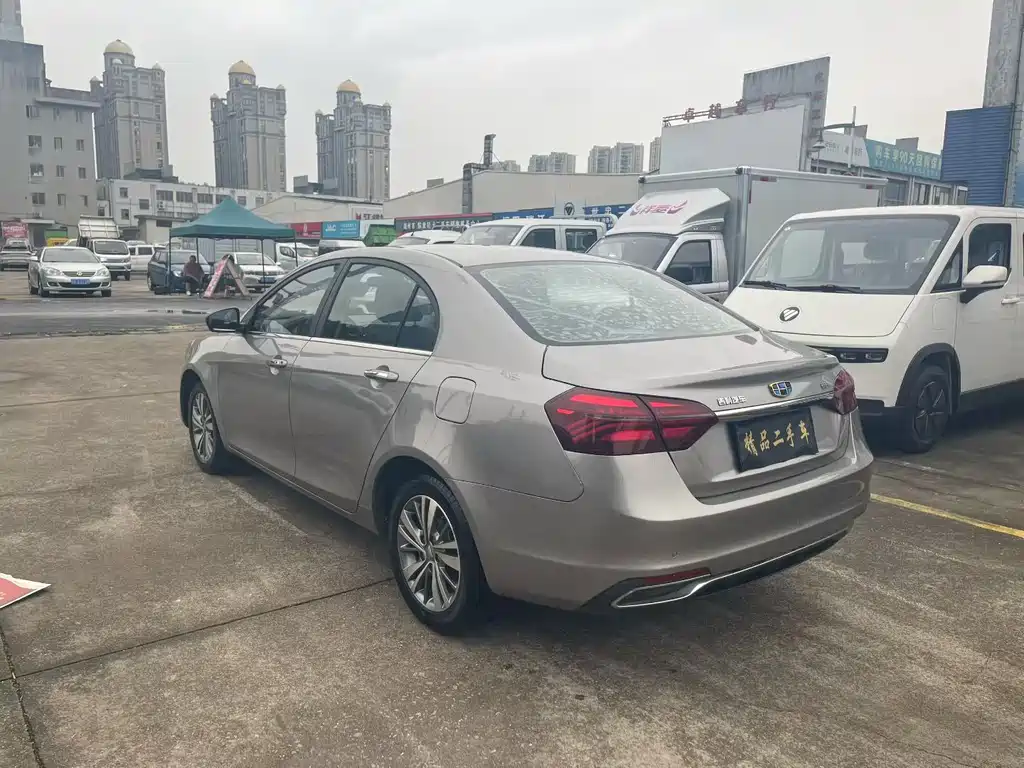 Geely Emgrand — миниатюра 9