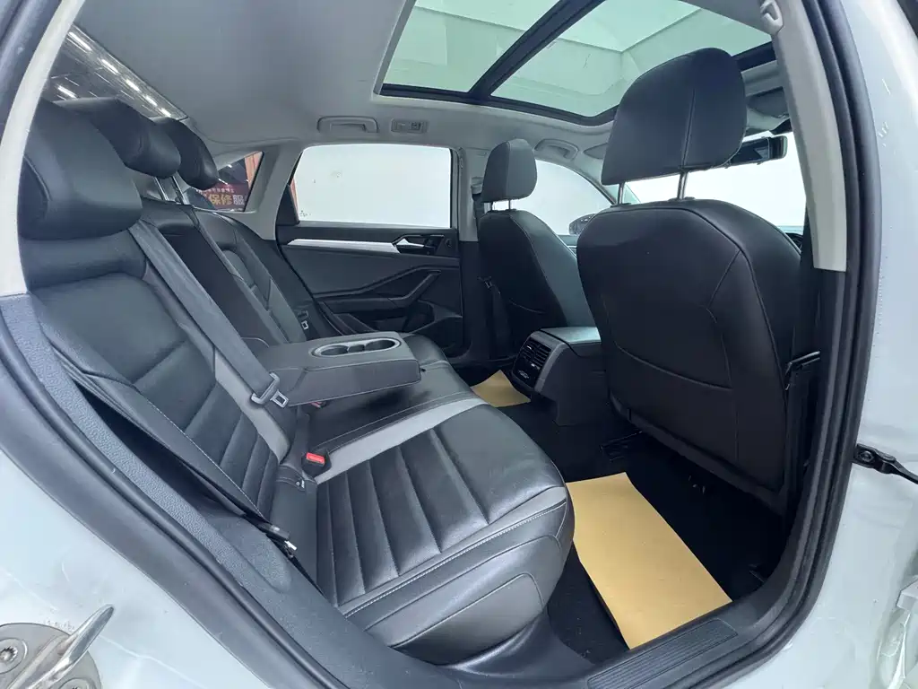 Volkswagen Sagitar — миниатюра 10