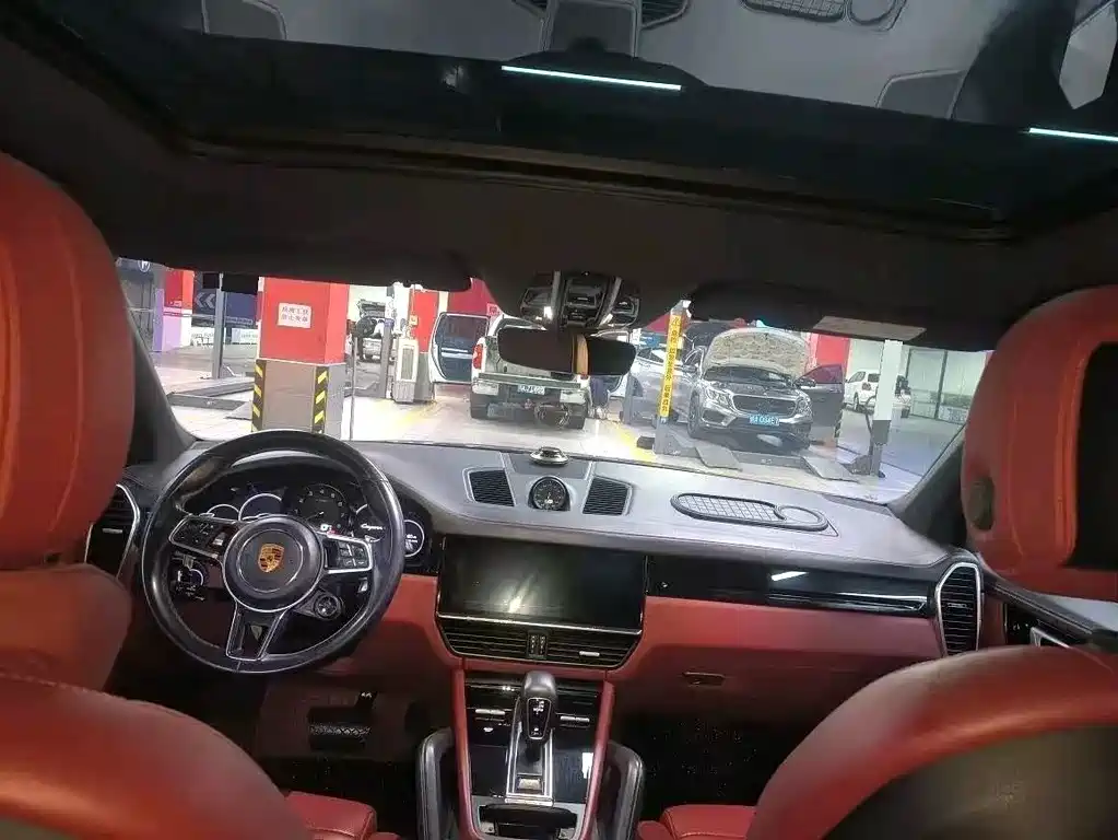 Porsche Cayenne Hybrid — миниатюра 5
