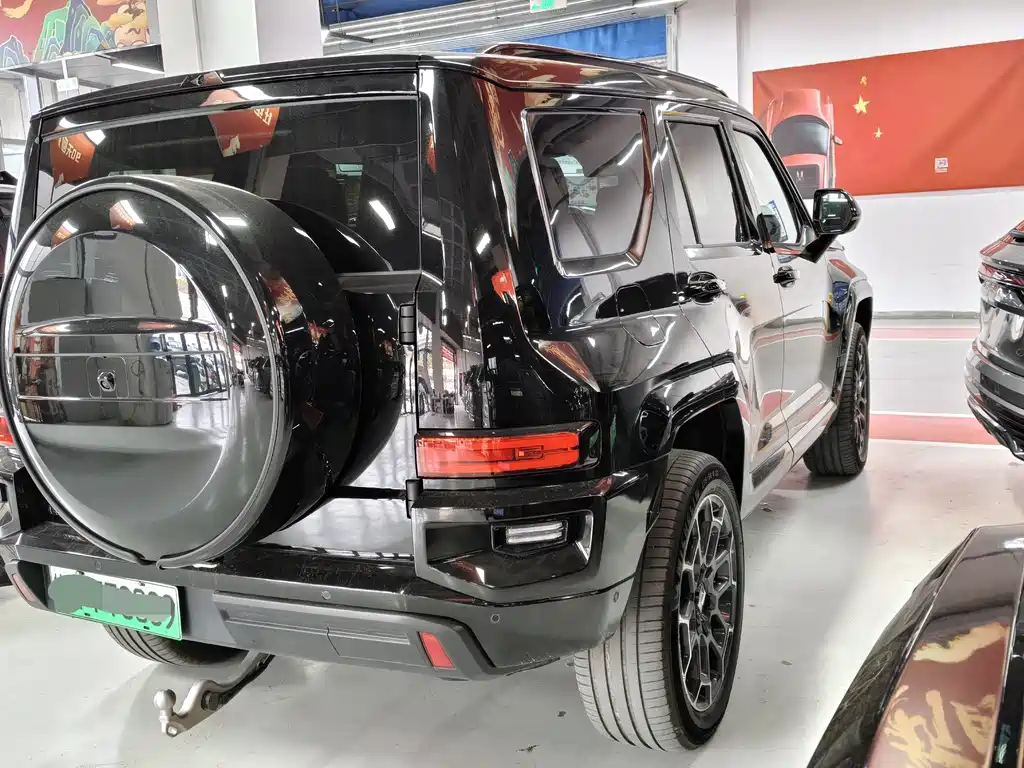 TANK TANK 700 NEW ENERGY