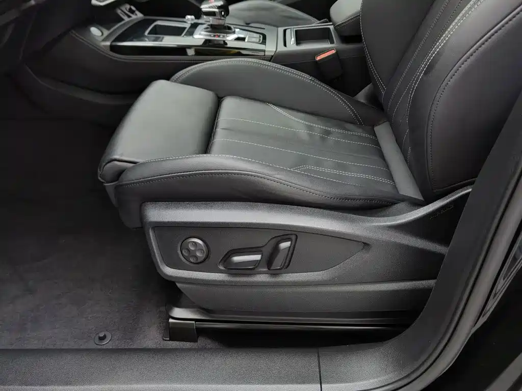 Audi Q5L — миниатюра 20