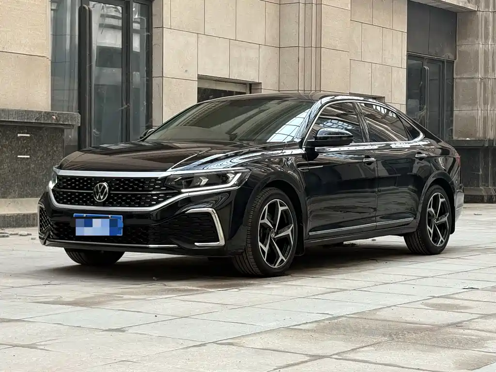 Volkswagen Passat 2023