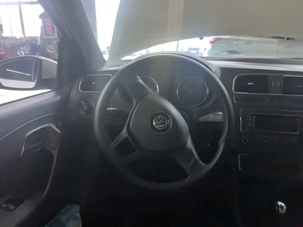 Volkswagen Polo — миниатюра 13