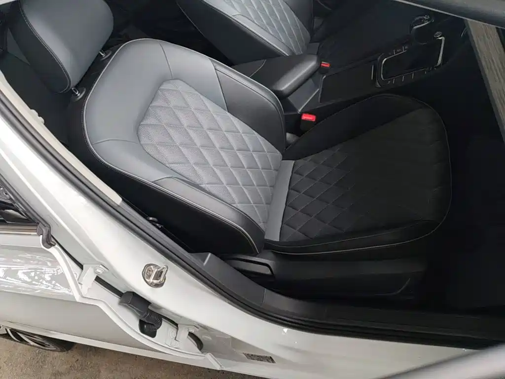 Volkswagen Sagitar — миниатюра 25