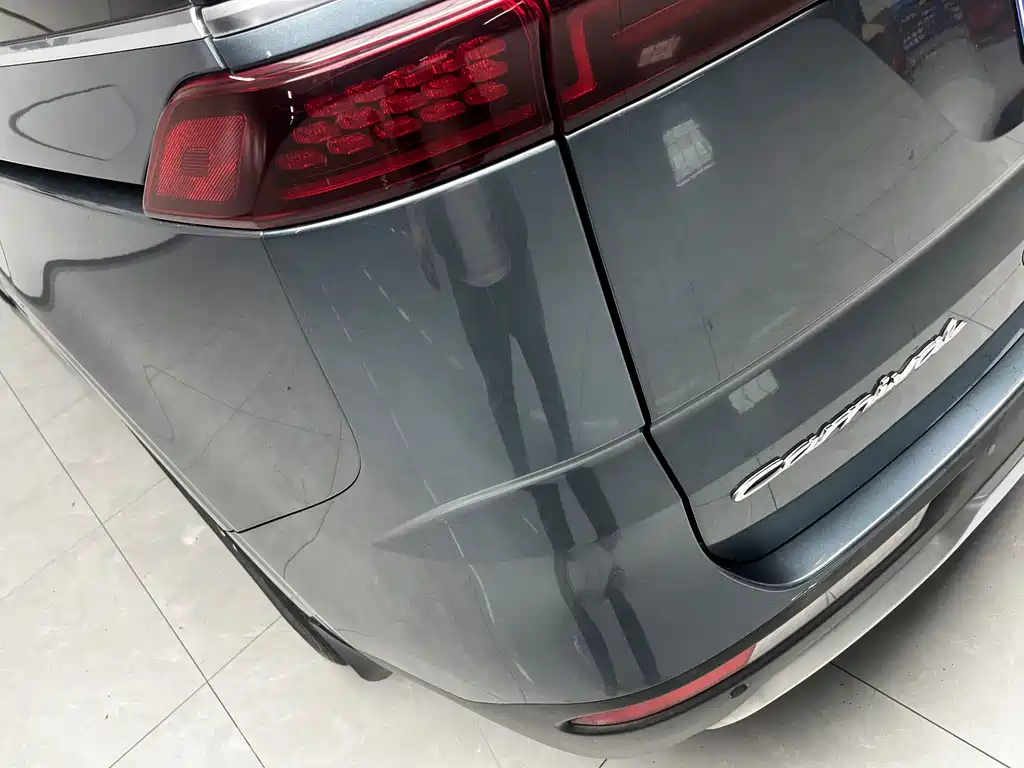 Kia Carnival — миниатюра 6